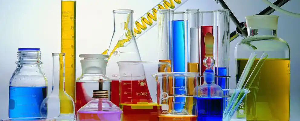 Exploring the material of laboratory spiral-mouth glass bottles: characteristics and applications